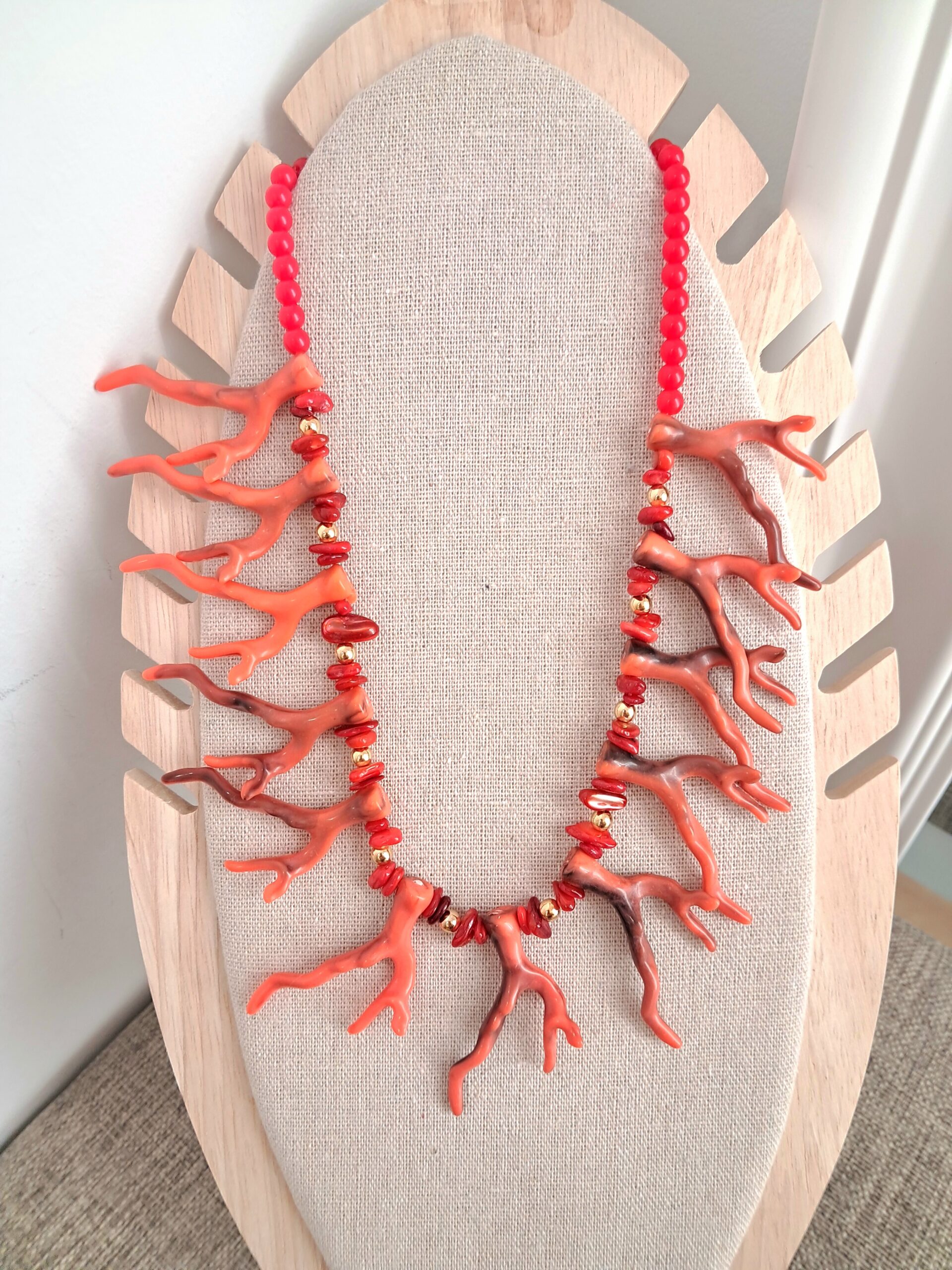 COLLAR CORAL
