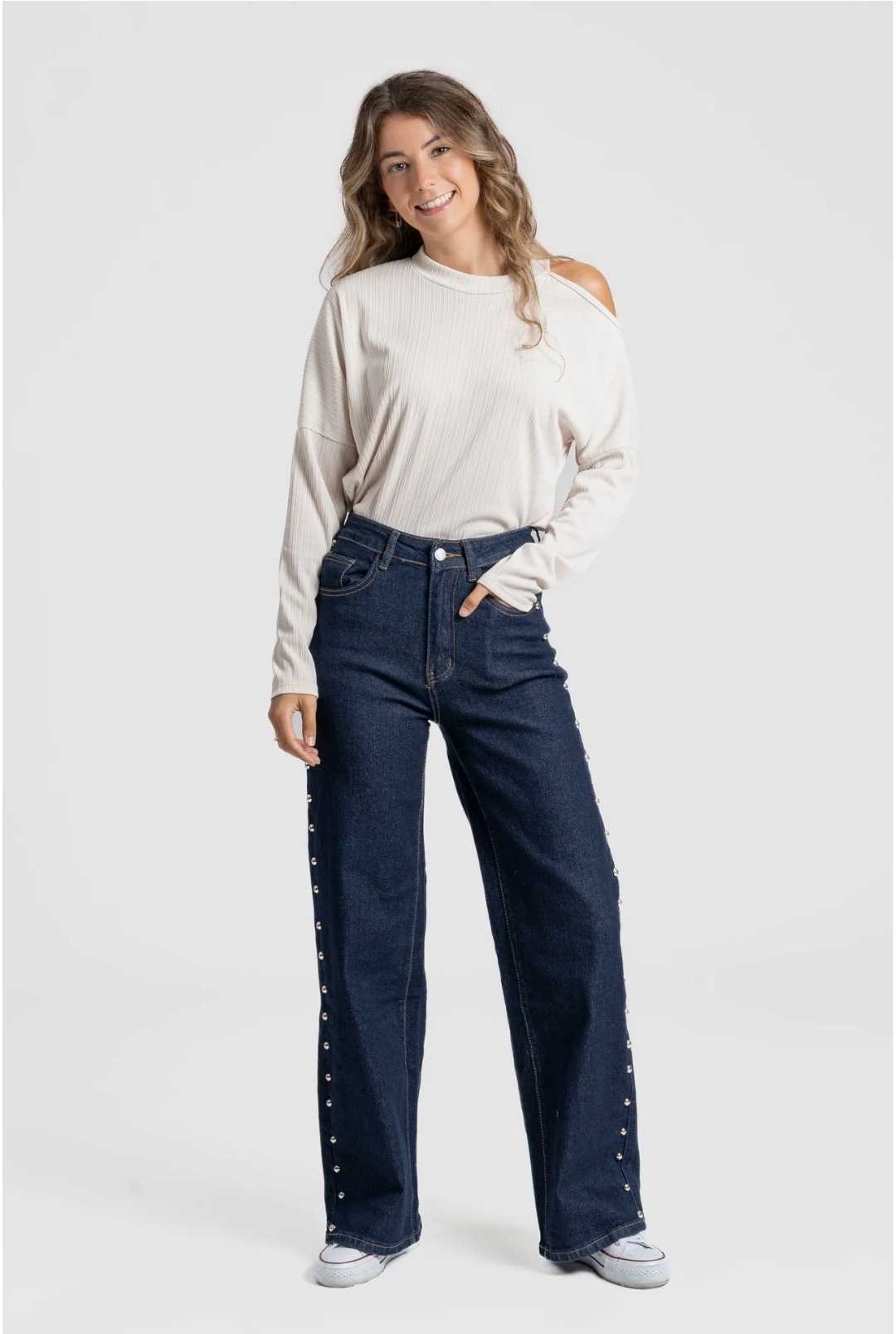 JEANS TACHUELAS